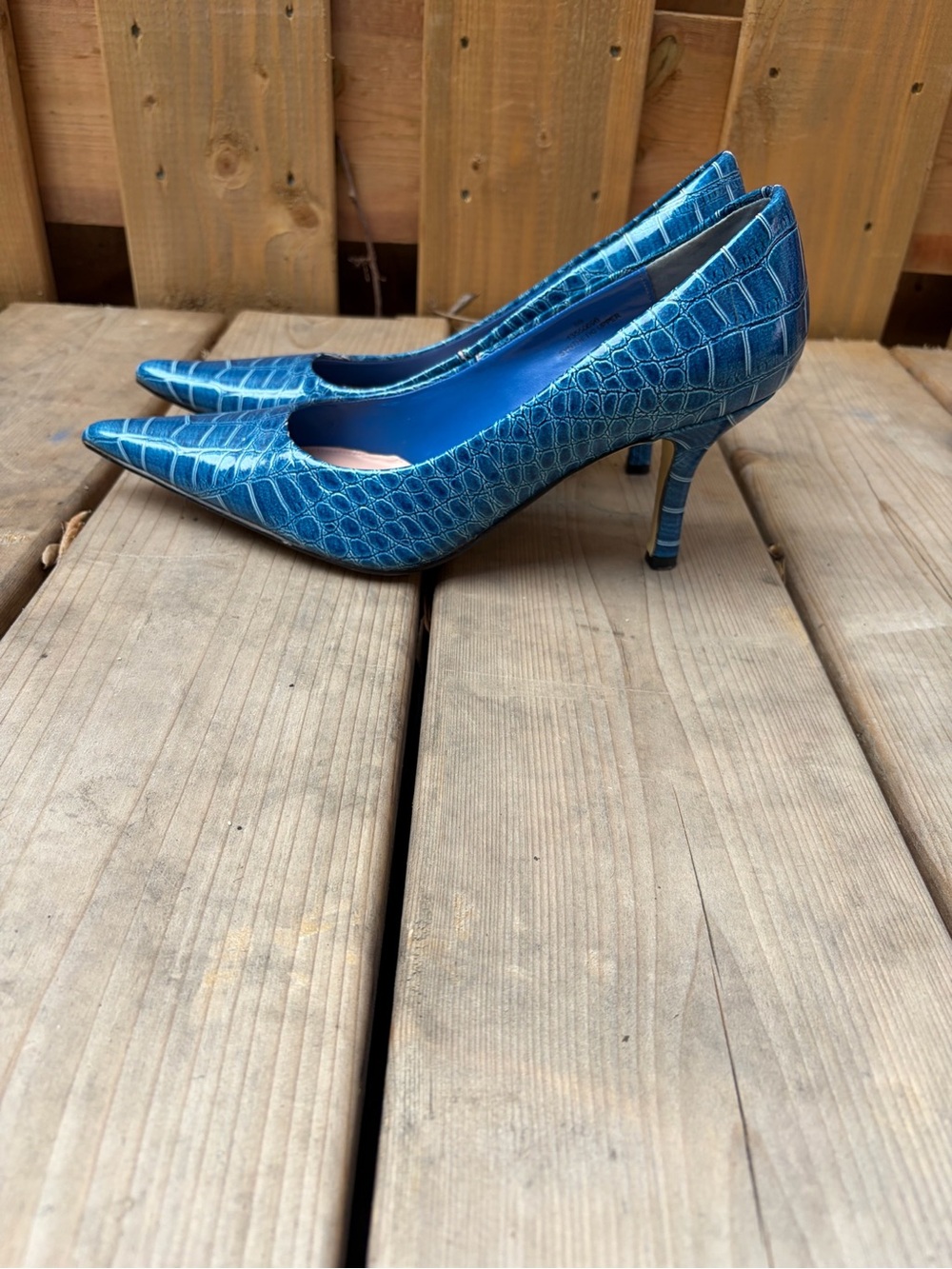 Croc-Embossed Blue Pointed-Toe Kitten Heel Pumps